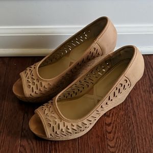 Adrienne Vittadini wedge sandals